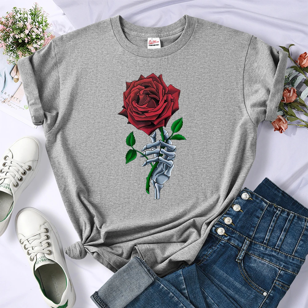 Женская футболка с принтом красной розы и скелета уличная креативная летняя