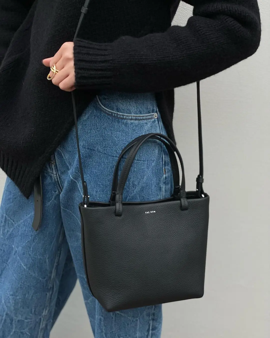 

Яркая модная сумка на одно плечо из воловьей кожи