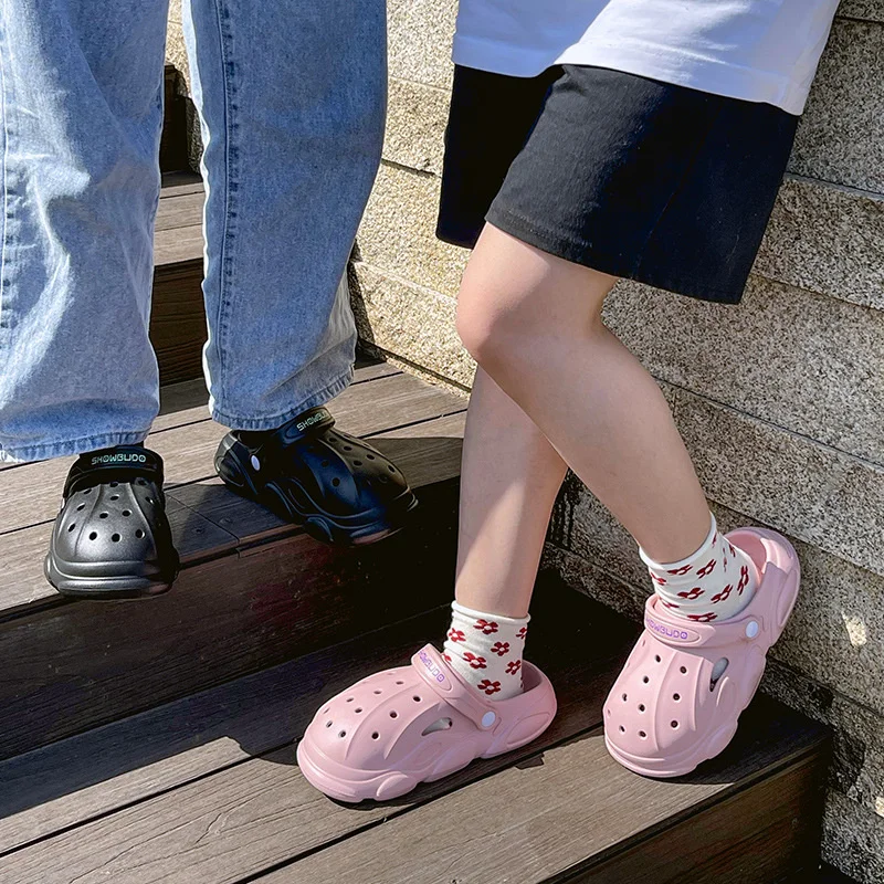 Women Holes Slipper Soft Thick Sole Sandals 2023 Summer Simple Anti Slip Beach Garden Shoes Beach Shoes Flip Flops