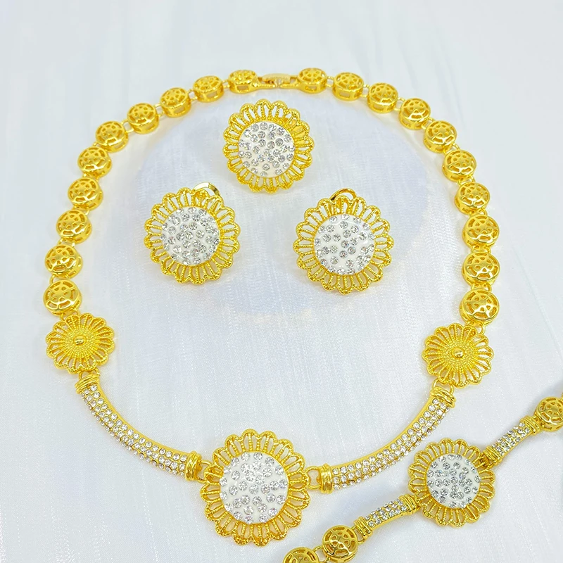 Dubai New Design Luxury Fashion Flower Shaped Gold Plated Rhinestone Jewelry Set For Women Wedding Party Daily Wear