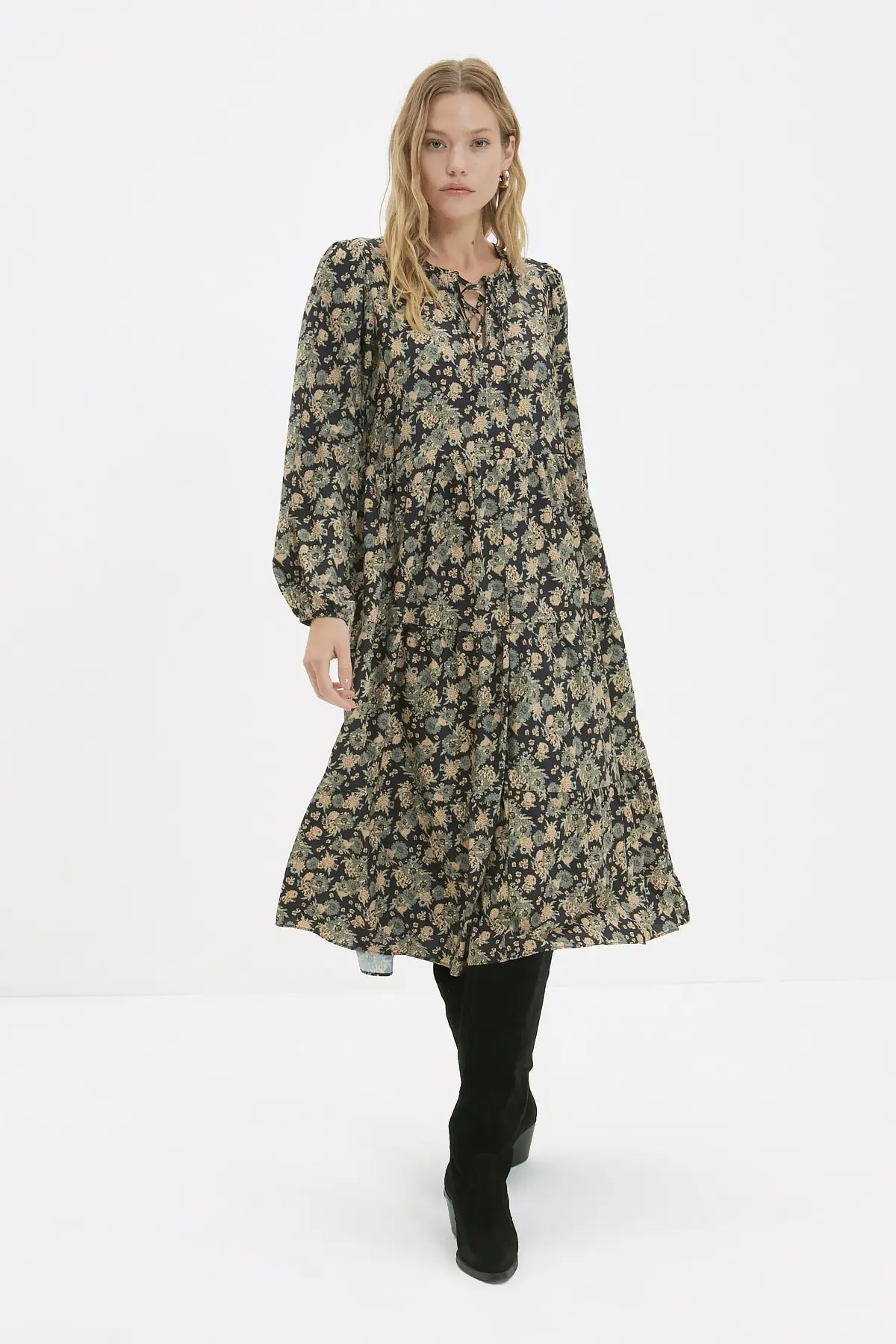 

Trendyol Patterned Collar Detail Dress TWOAW22EL1948