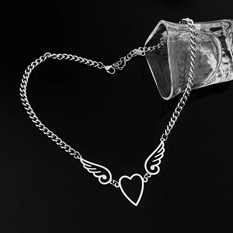 

Punk Hollow Heart Feather Choker Necklace for Women Hip Hop Harajuku Angel Wings Pendant Necklace Collar Chain Egirl Jewelry