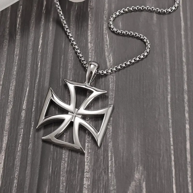 

Classic European Style Retro Hollow Metal Cross Pendant Knight Templar Cross Necklace Punk Street Rock Singer Jewelry