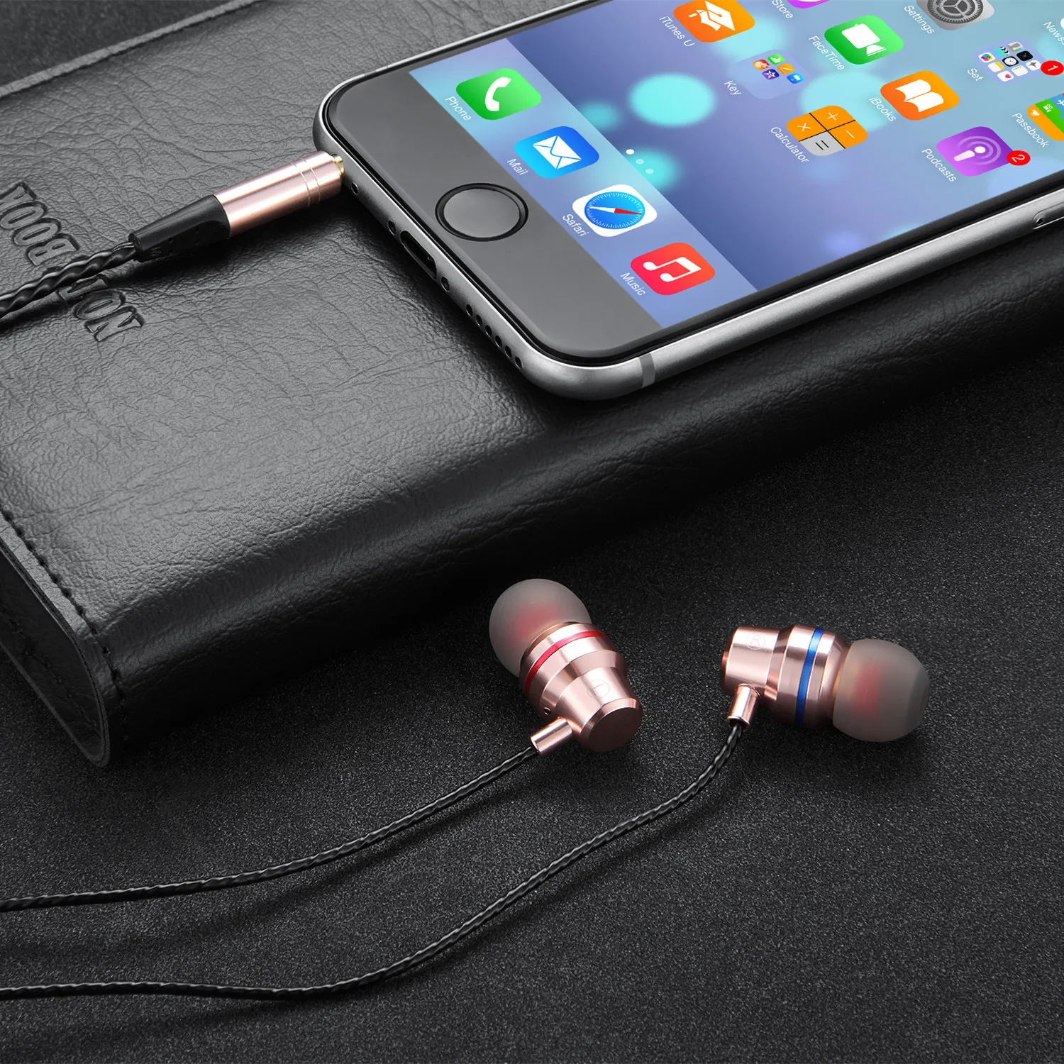 

3.5mm headphone Wired sports HD music headphone for mobile phone microphone volume adjustment Metal headphone bass in ear buds