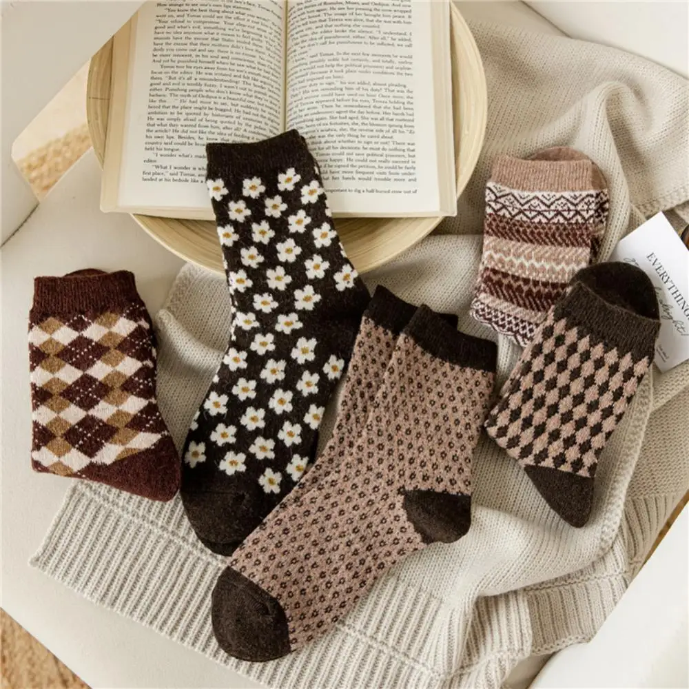 Smart Casual Breathable Stockings Not Restrained Literary And Artistic Warm Socks Comfortable Medium Length Socks Ethnic Style