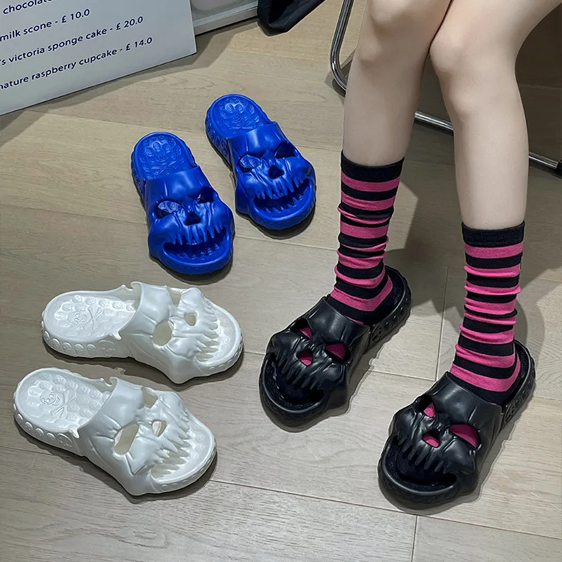 Men Slippers New Personalized Studded Chain Decoration Skull Design Shoes Summer Outdoor Novelty Slides Thick Sole Male Sandals images - 6