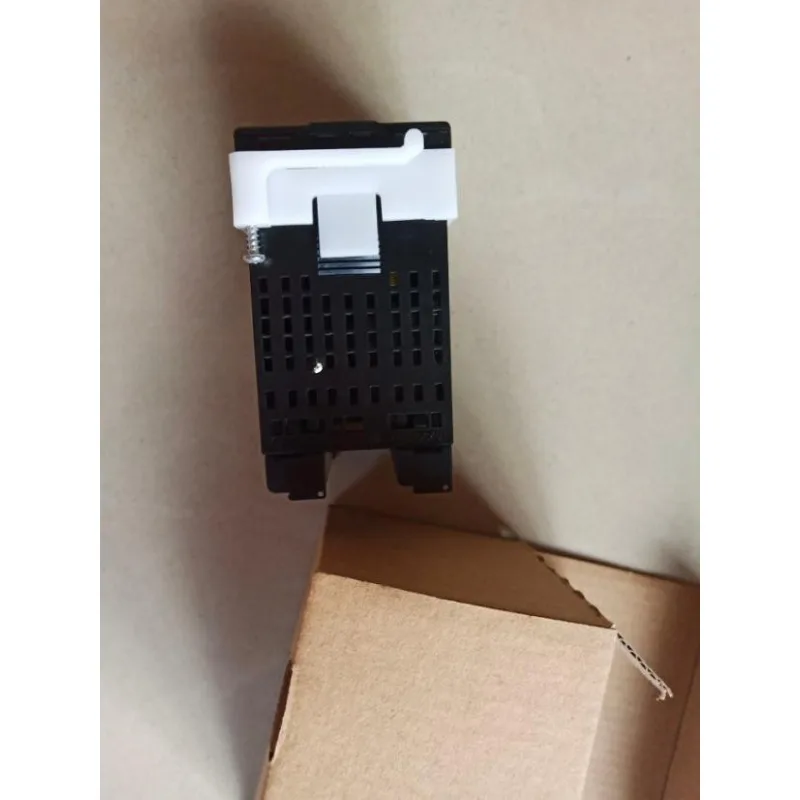 Стол термостата E5CN-R2MT-500 E5CN-Q2MT-500 E5CN-RT E5CN-QT R2T Q2T