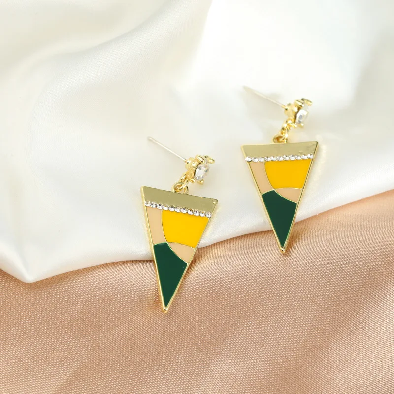 

JNP45 S925 silver needle Korean minimalist spring new triangle net red hit color temperament earrings