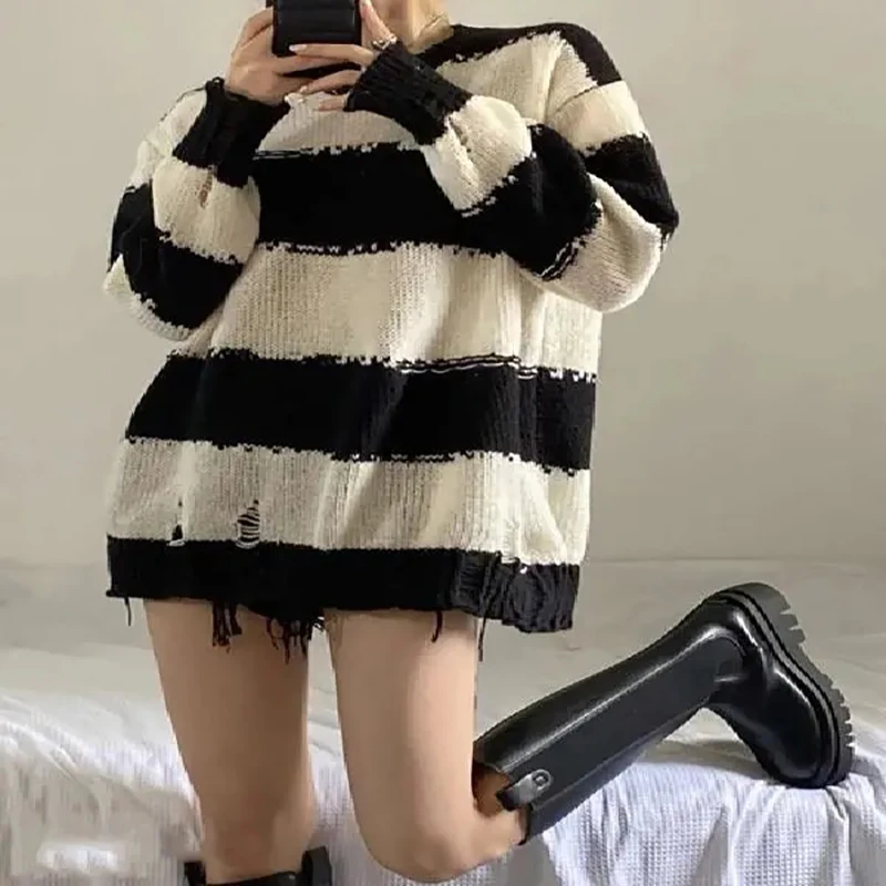 

Женский трикотажный свитер с вырезами, в готическом стиле