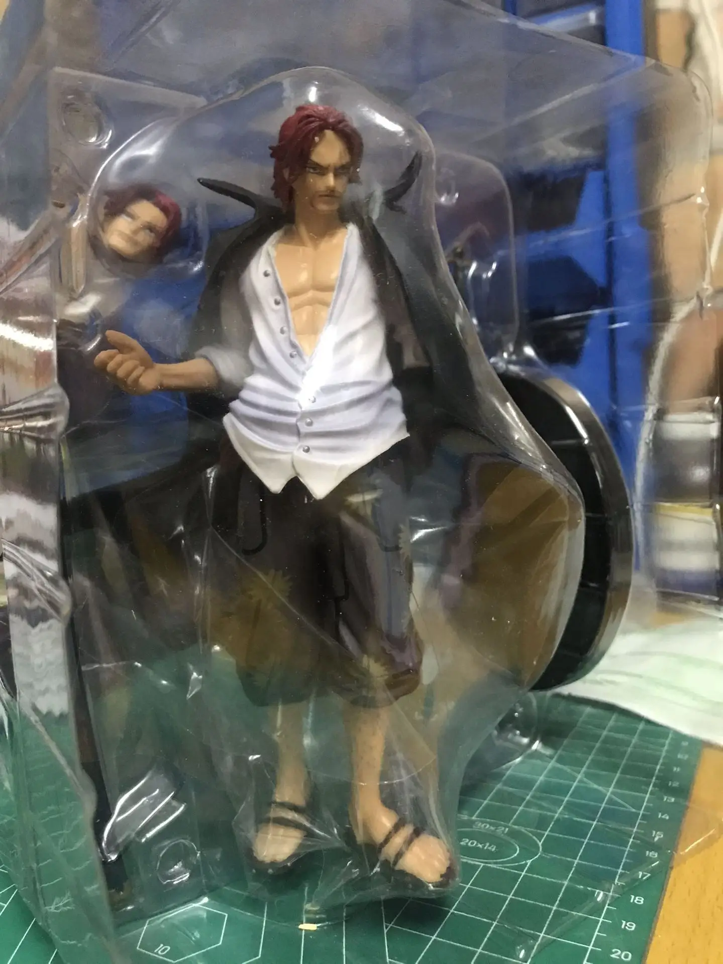 

18CM One Piece Great Airway Man Red-haired Shanks Modeling King Top Showdown Boxed Figure Model Figure PVC Model Toys anime doll