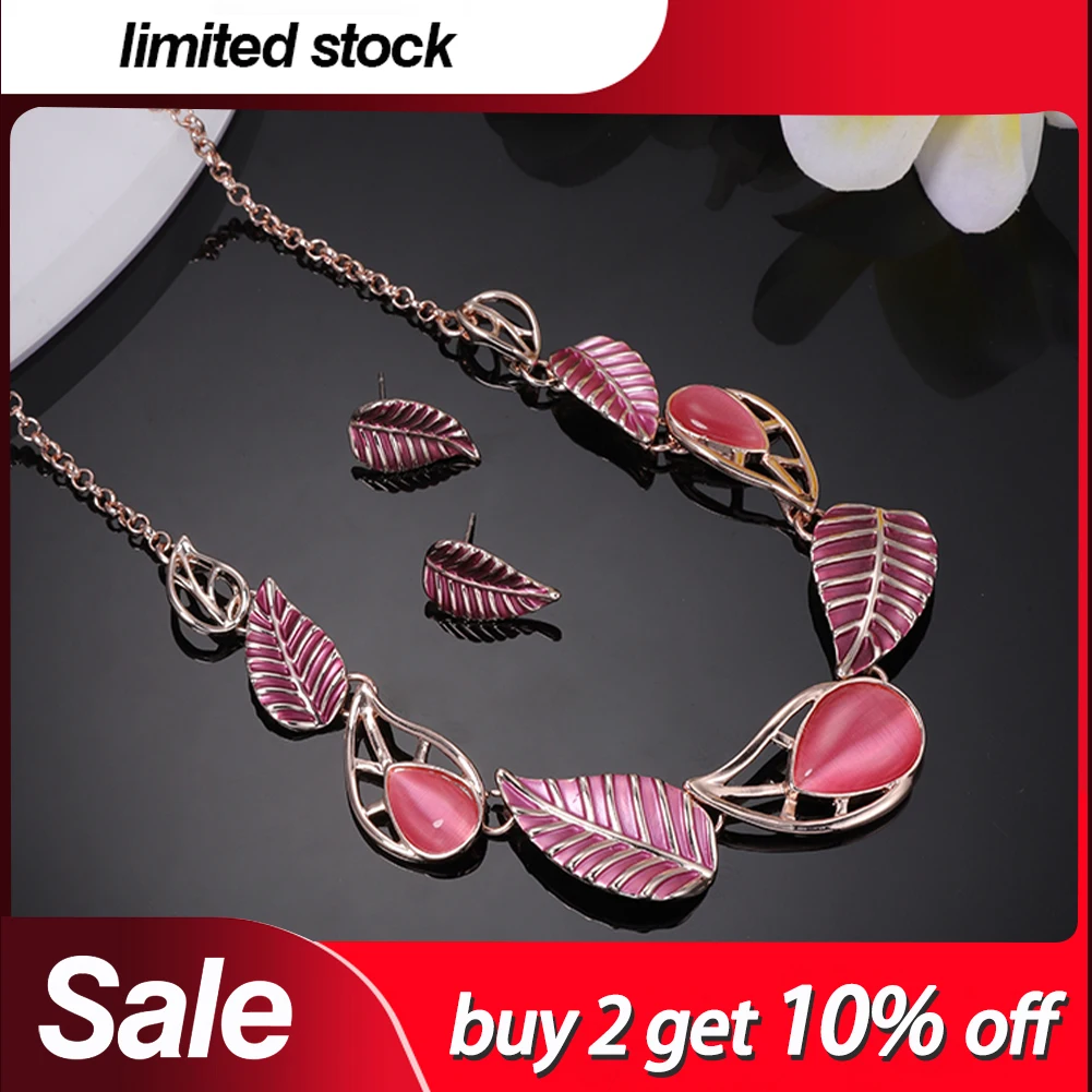 

Sale Necklaces & Pendants Meicem Women's Necklace Leaves Pendant Metal 2022 New Design Fashion Jewelry Women Necklace Mother's