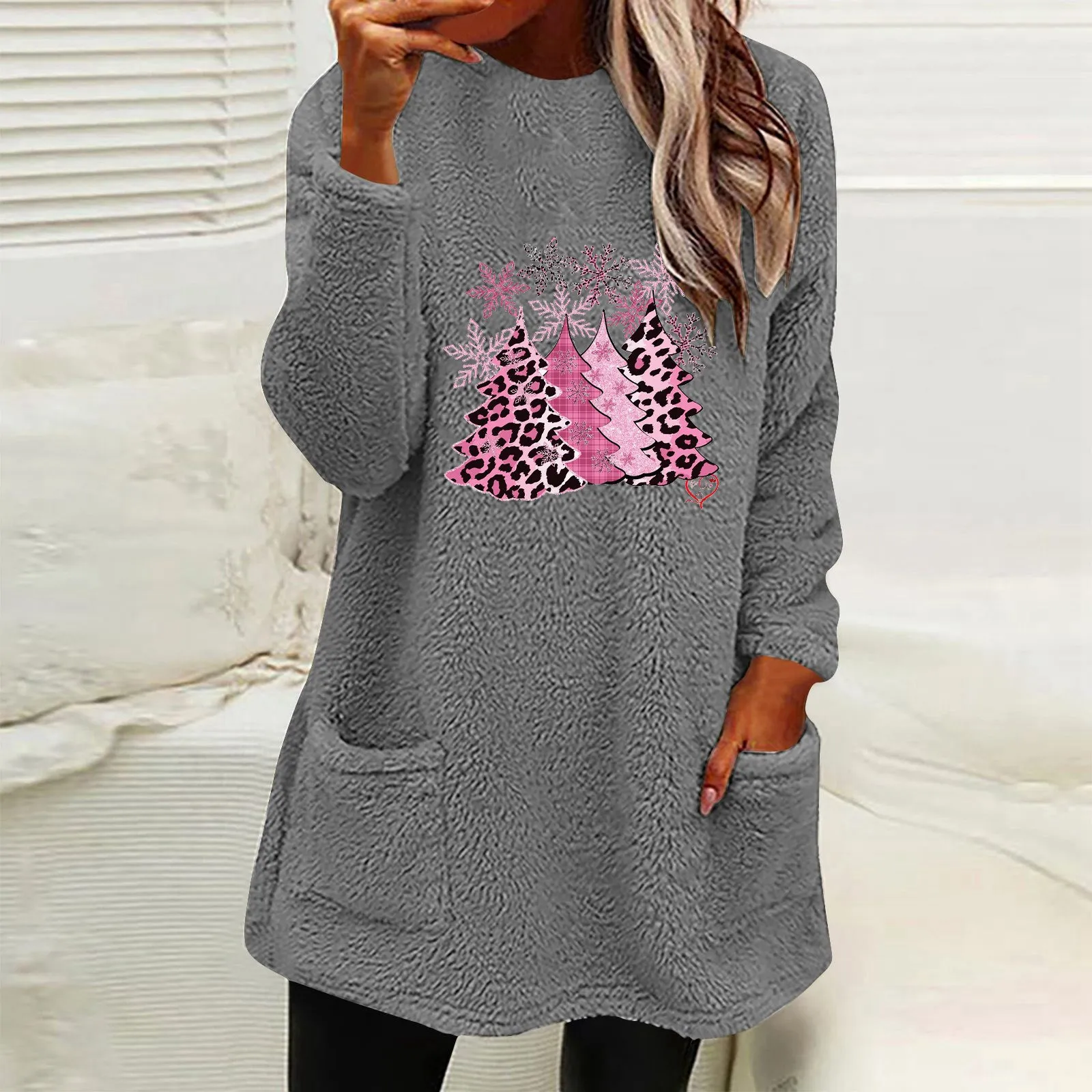 

Winter Warm Fleece Women's Sweatshirt Christmas Tree Print Round Neck Long Sleeve Pocket Plush Hoodless Pullovers 2023 New Tops