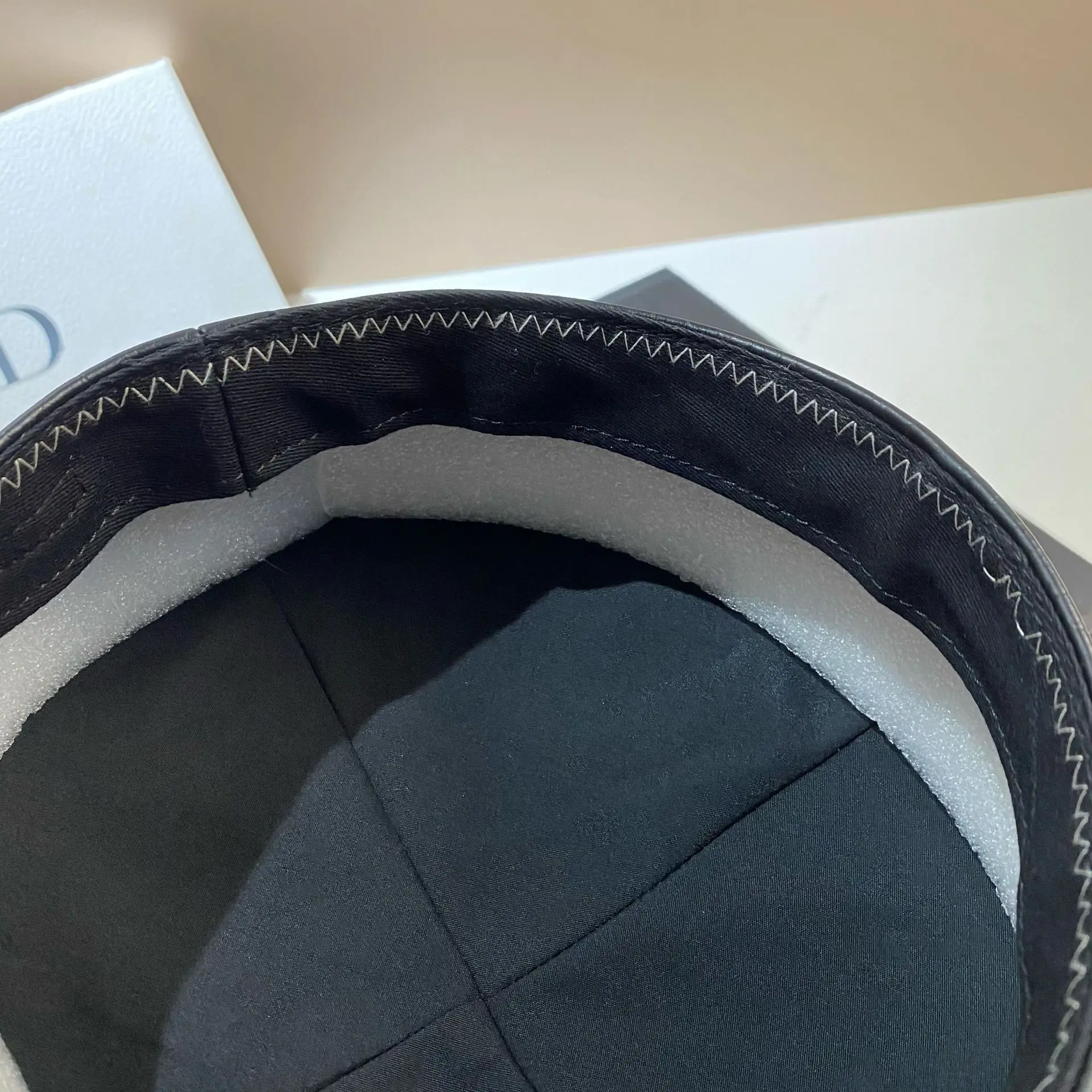 Берет из искусственной кожи женская модная шапка художника шляпа с буквой M