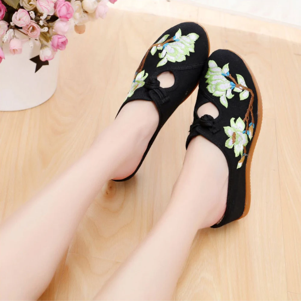 

YRZP Slip on Close Toe Elegant Ladies Casual Summer Cotton Heeled Shoes Flower Embroidered Women Canvas Mules Wedge Slippers