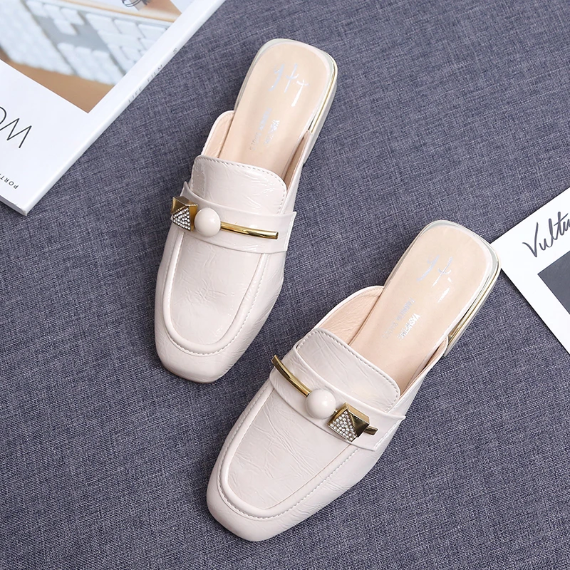 

New Sandals Design Metal Decoration Women Slippers Closed Toe Slip on Mules Shoes Round Toe Low Heels Casual Slides Flip Flop