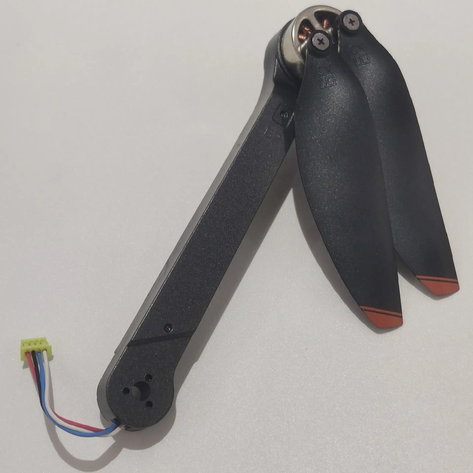 Новый бесщеточный мотор RG608 Задний рычаг B2 с лопастью пропеллера B для