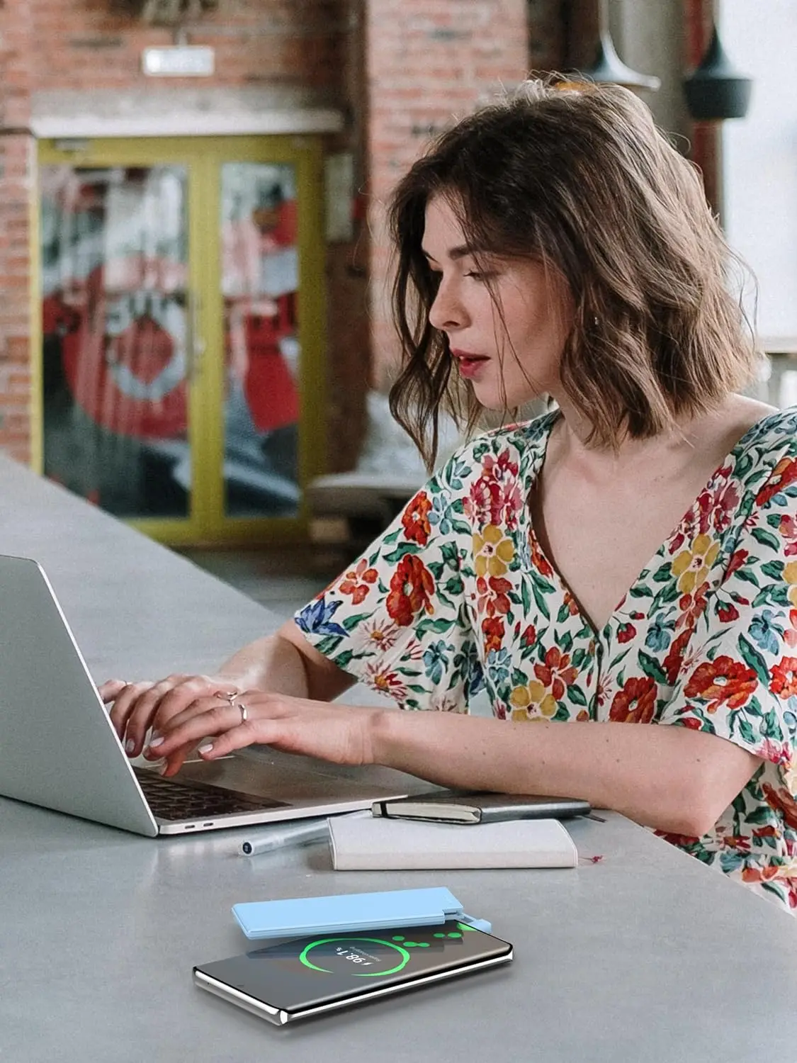 Auskang 5000 мАч USB C портативное зарядное устройство со встроенным кабелем для