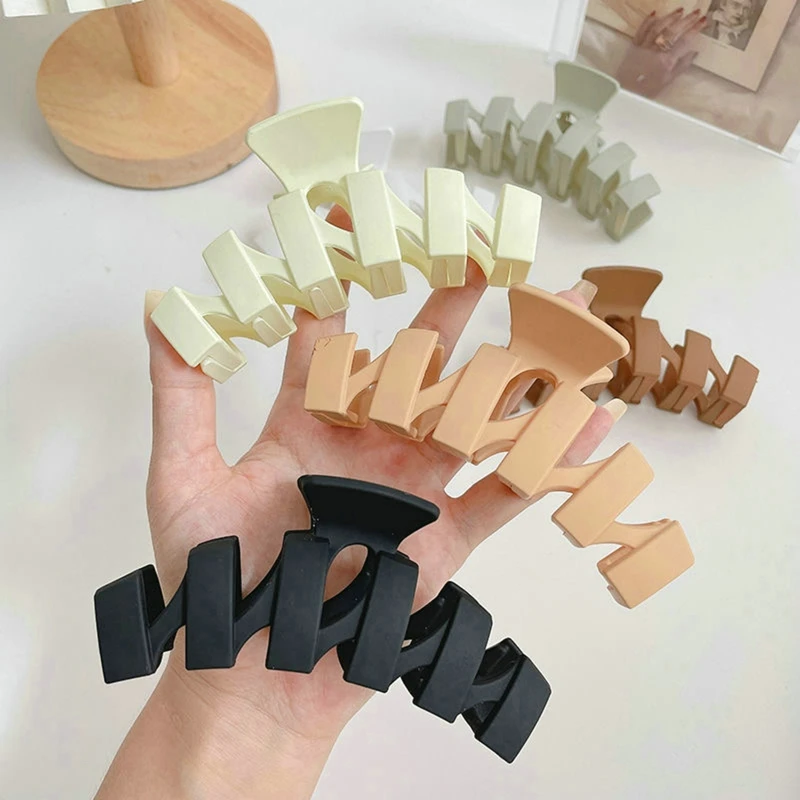 

Fashion Acrylic Shark Hair Clip For Women Large Ponytail Korean Claw Thick Hair Soild Color Crab Barrettes Casual Accessories