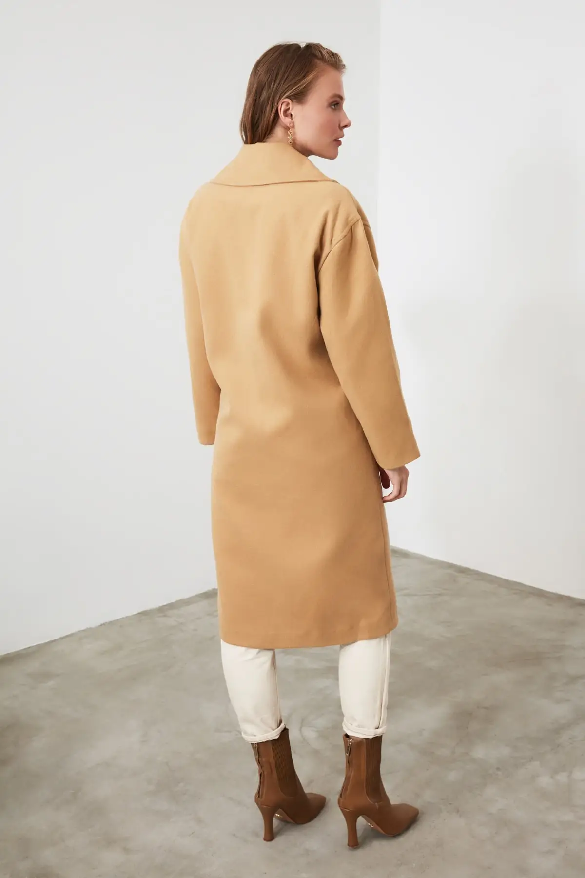 

Trendyol Front Button Long Stamp Coat TWOAW21KB0002