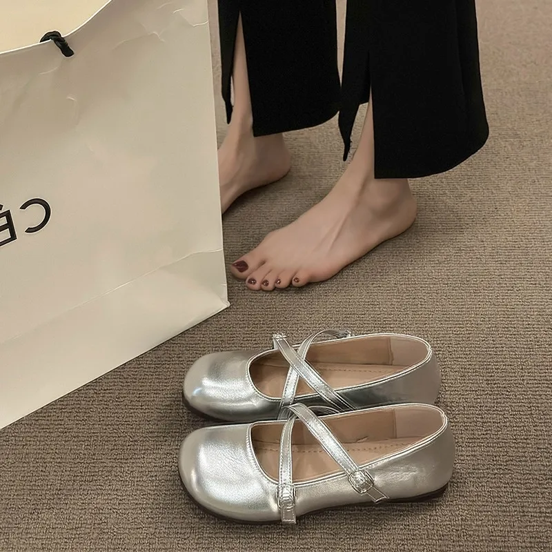 

Женские туфли на плоской подошве, с круглым носком