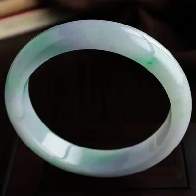 

Изысканный браслет из натурального бирманского нефрита 54 мм-62 мм