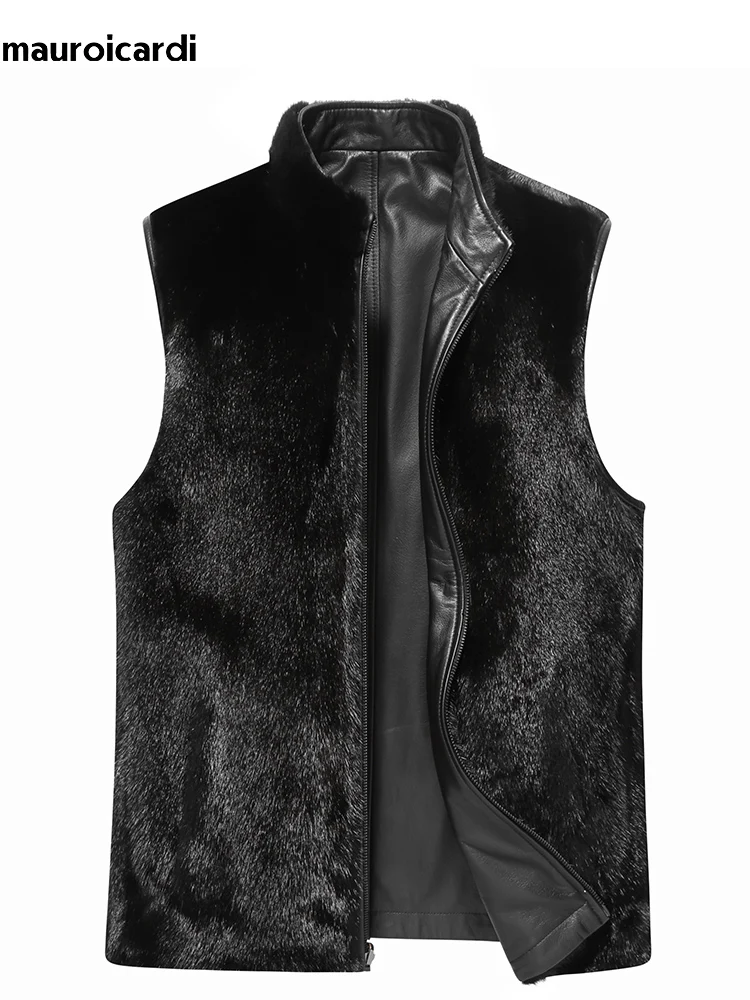 

Mauroicardi Осень-зима Черный толстый теплый жилет из искусственной кожи Мужчины с искусственным норковым мехом внутри с молнией Роскошная элегантная куртка без рукавов безрукавка мужская меха 2023