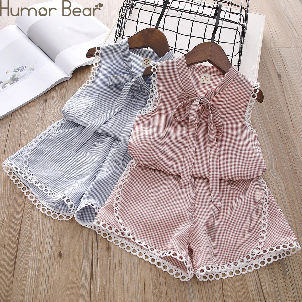 

Летний комплект Humor Bear для девочек, детская одежда, кружевной клетчатый дизайн, комплекты одежды для маленьких девочек, детский костюм из дв...