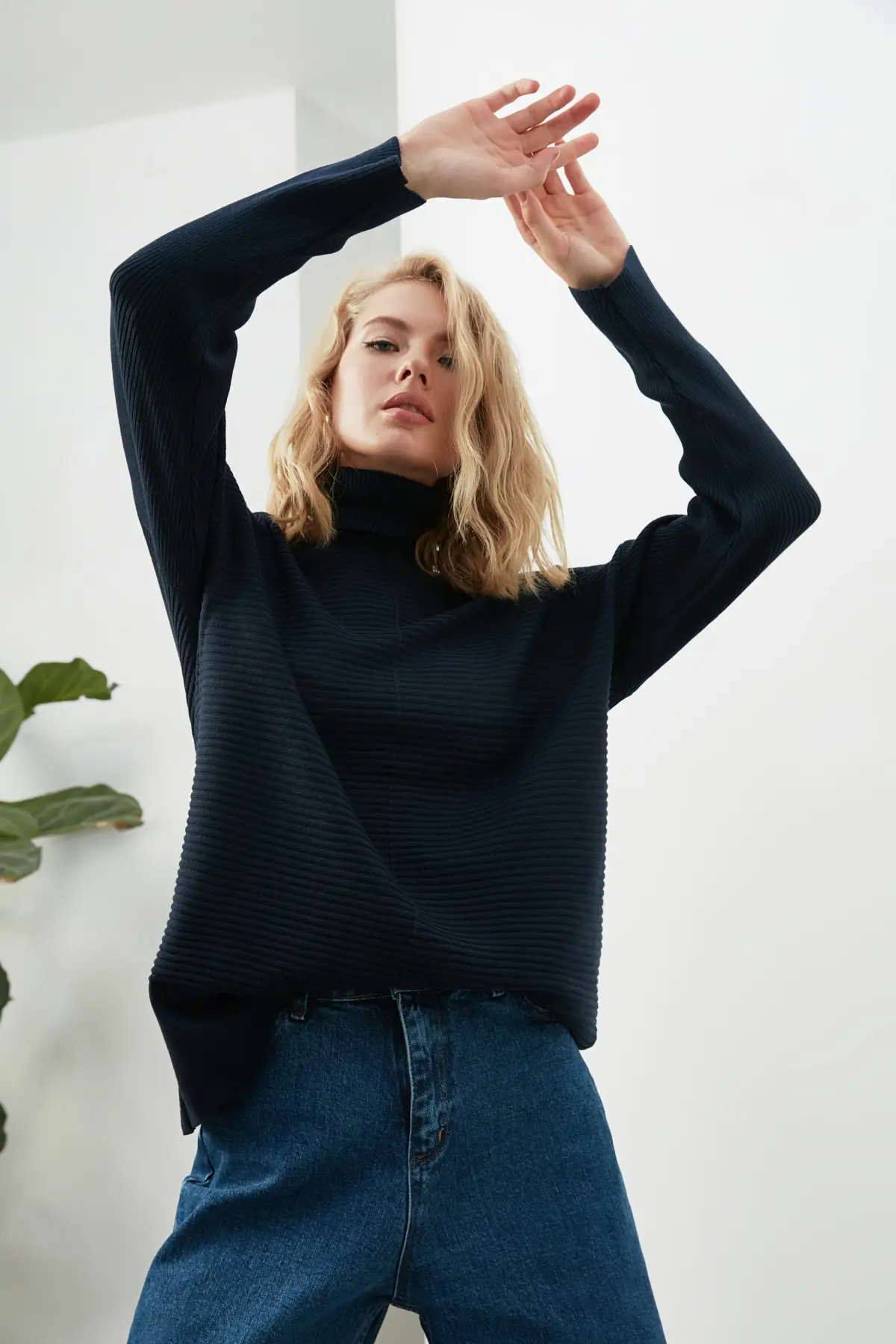 

Trendyol Turtleneck Knitwear Sweater TWOAW22KZ2746