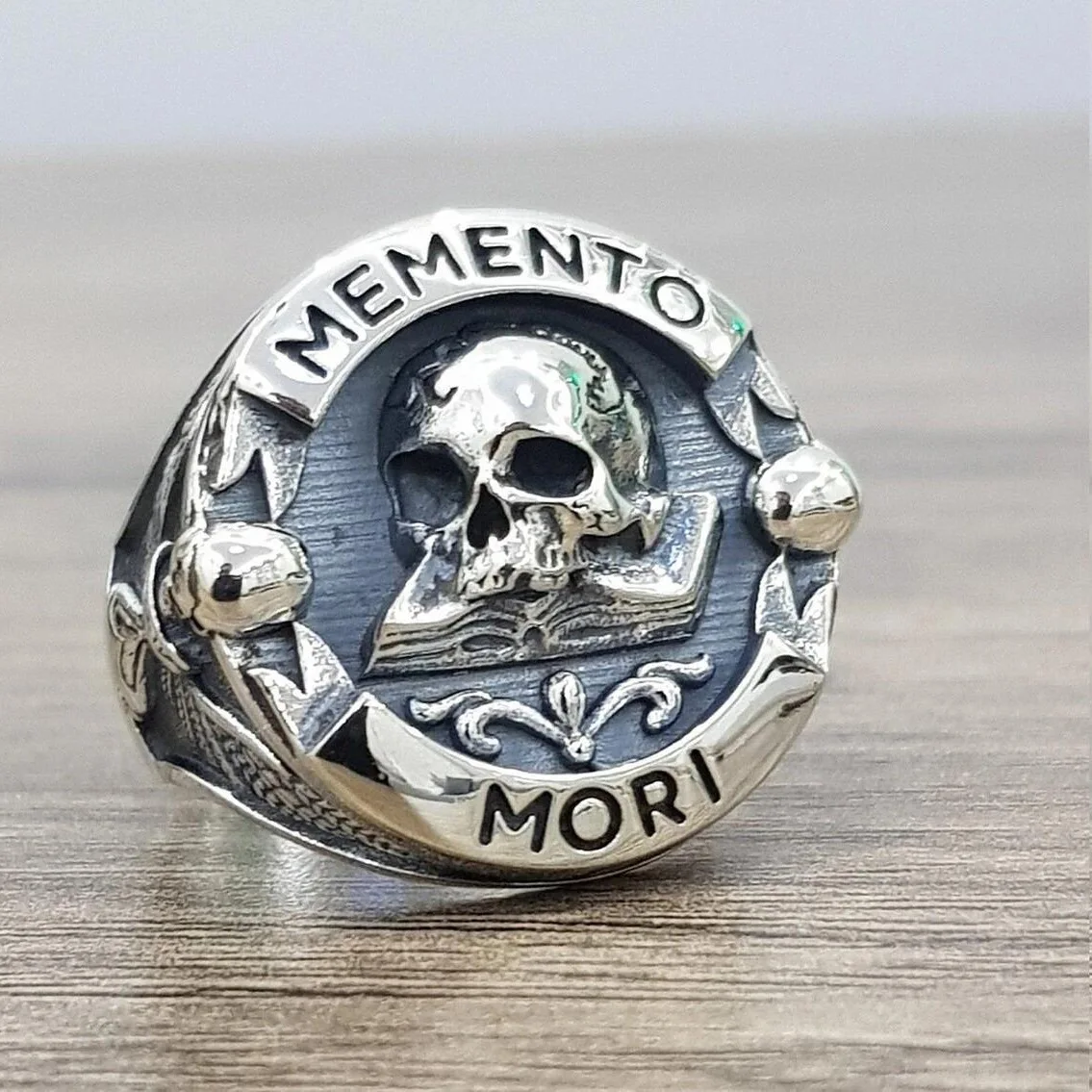 

Y2k Indie Goth винтажные этнические мужские кольца с надписью «Me to Mori Carpe Diem» кольца с черепом для мужчин женщин мужчин гранж Goblincore аксессуары для ...