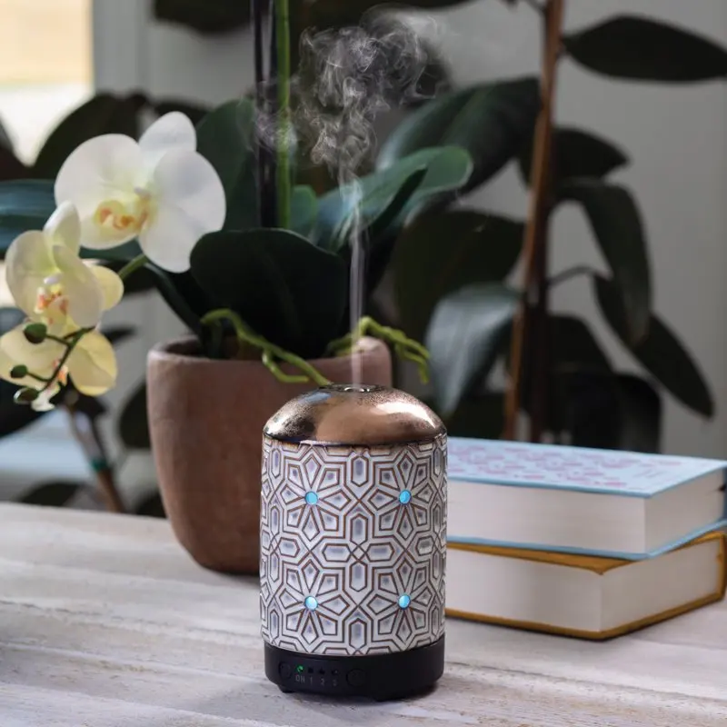

Bronze Geometric Medium 100 mL Ceramic Essential Oil Diffuser With Timer, Metallic Bronze and White