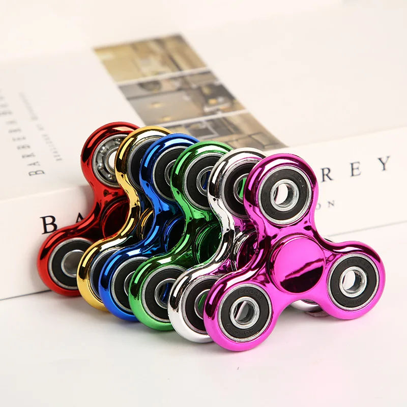

Fingertip Gyro Metal Gyro Spinner Decompression Toy Spinner Hobbies for Adults Three Blade Bearing Interdigital Gyroscope