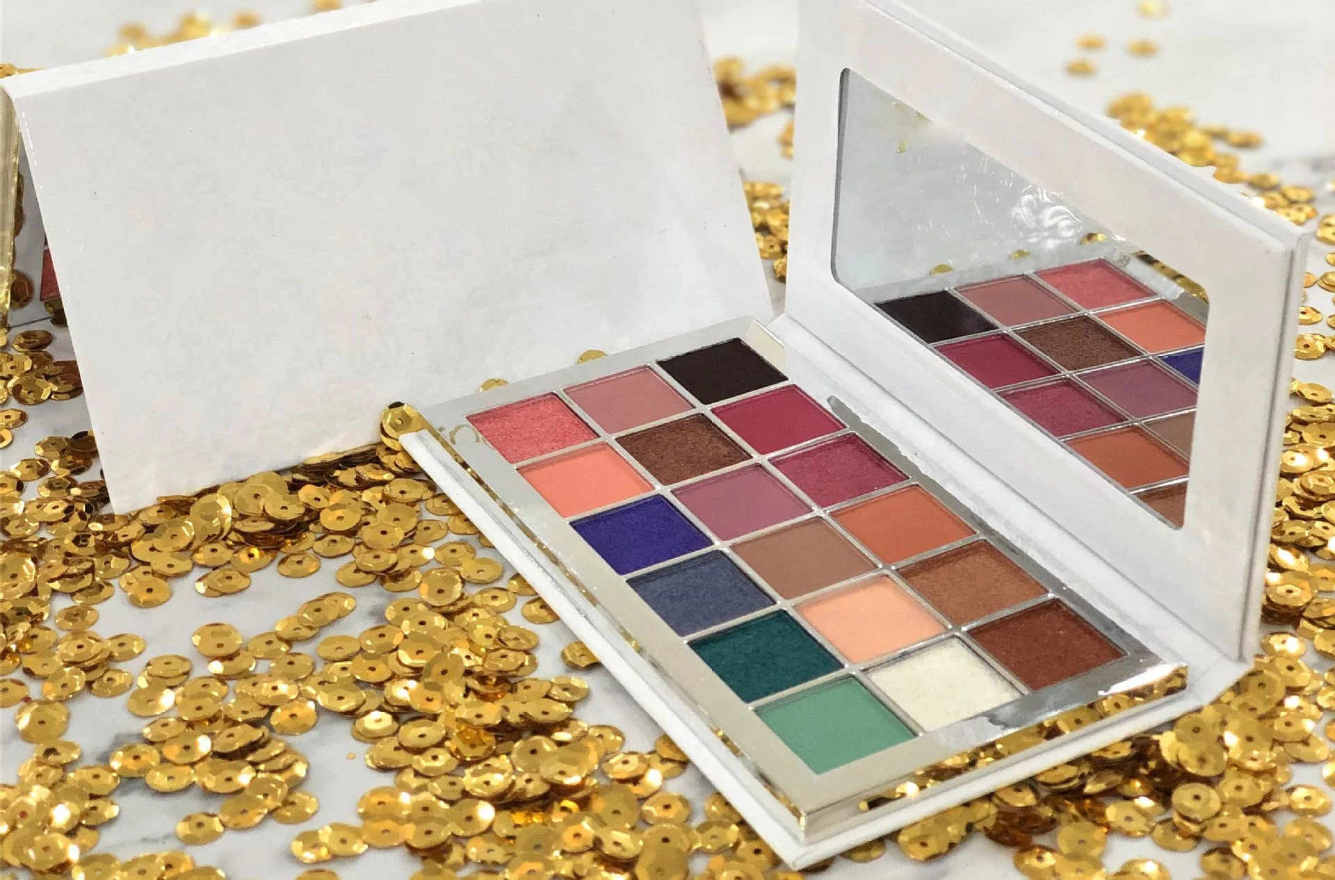 Custom 18 Colors Shimmer Eyeshadow Desert Rose Gold Palette Long Lasting Waterproof Eye Pigment Makeup Private Label Bulk
