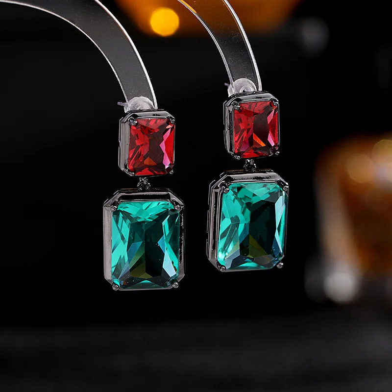 

Квадратные геометрические серьги для женщин, французские ретро Роскошные Высококлассные серьги S925, серебряные нишевые дизайнерские ювелирные изделия с иглой, оптовая продажа