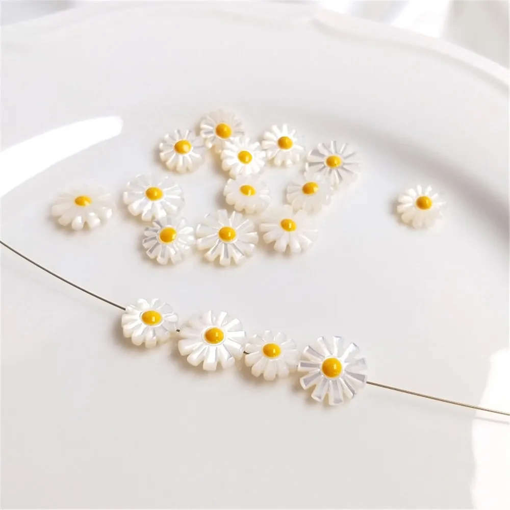 

Natural pearl shell Daisy straight hole flower diy Japanese handmade necklace, bracelet, earpiece material accessories