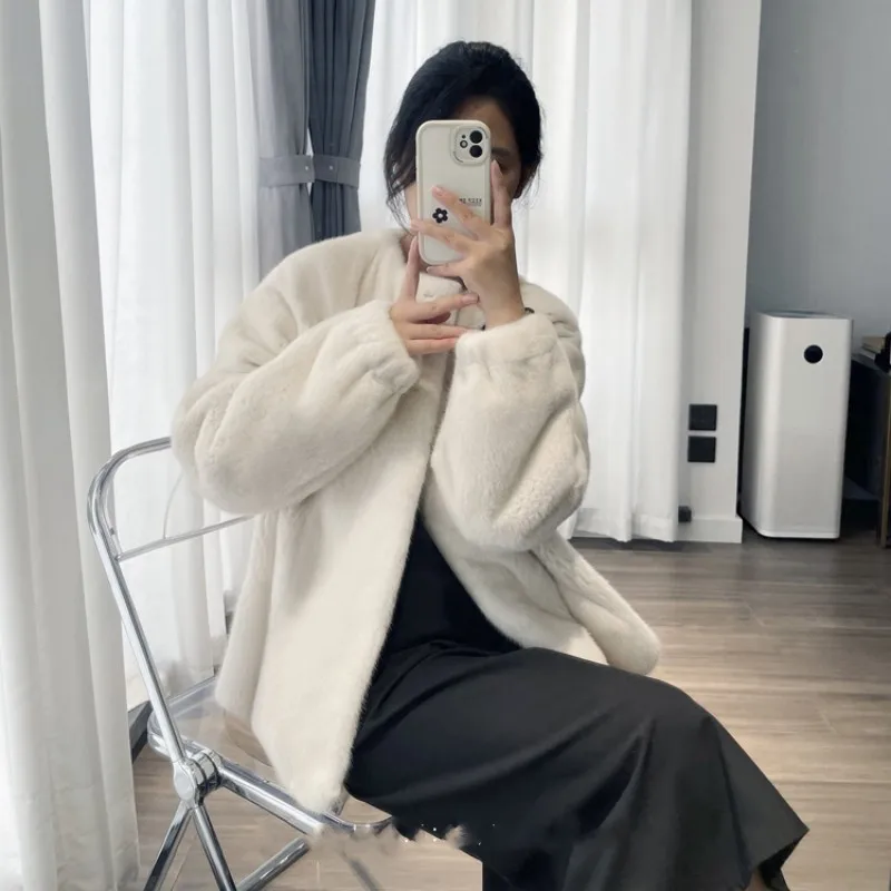 Женская шуба из натурального меха норки