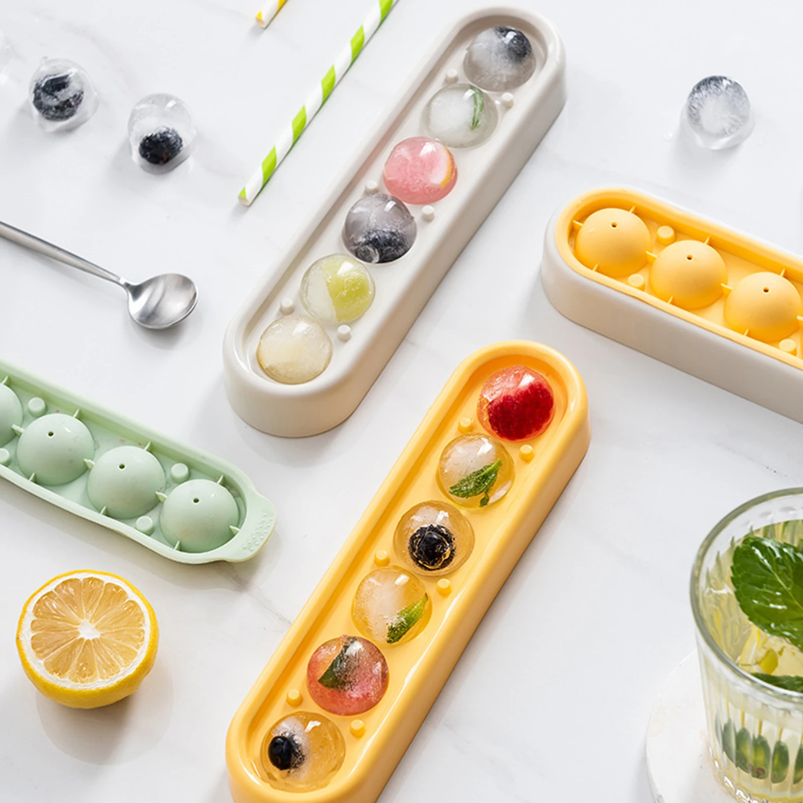 

Cocktail Ice Maker Molds Food Safe Silicone Bourbon Ice Cube Tray Mould Whiskey Ice Ball Mold with Lid for Freezer Refrigerator