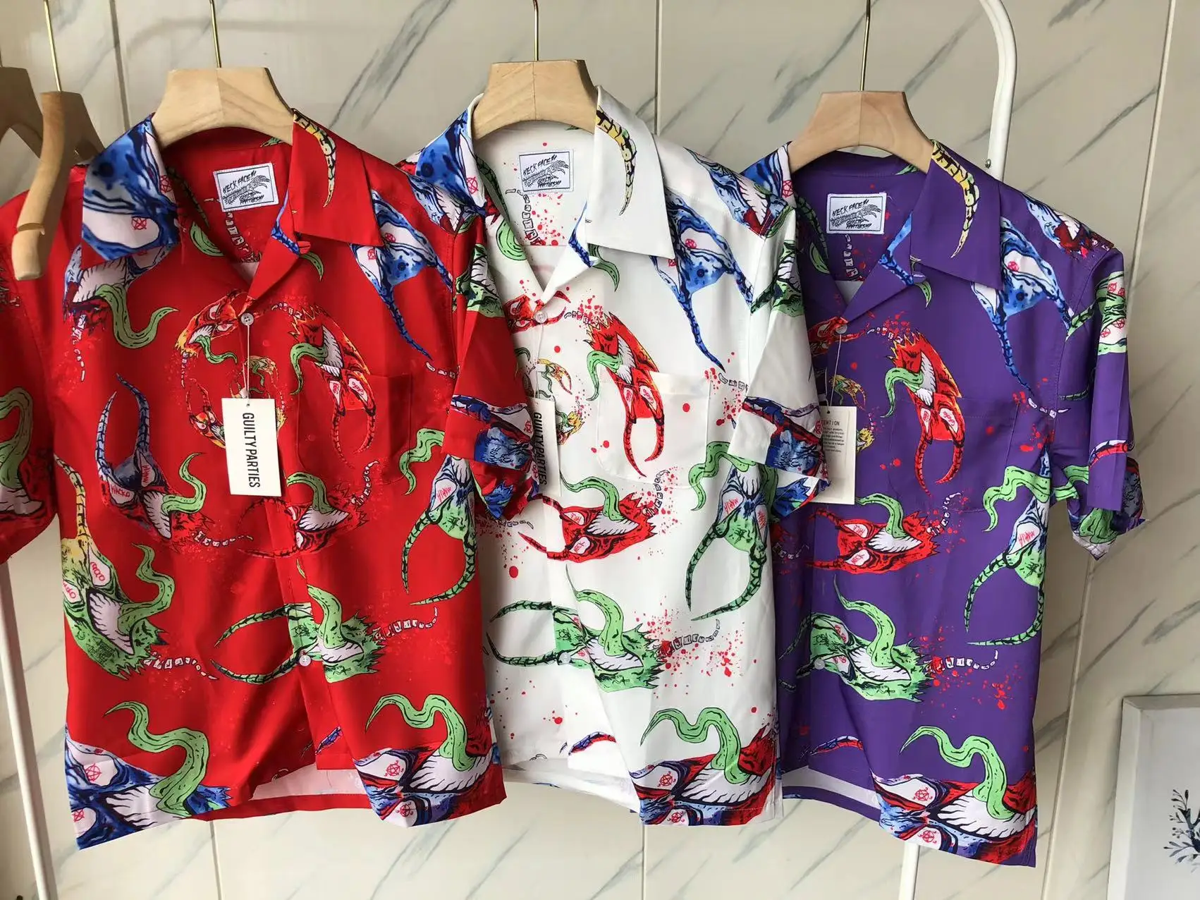 

High quality 1:1 Ghost Graffiti Full Printing Wacko Maria Hawaiian Shirts White Purple Red Top Loose High Street Shirt