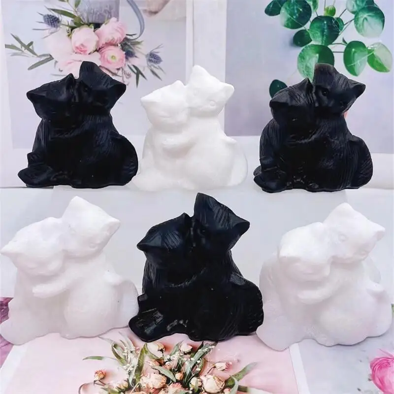 

7CM Natural Black Obsidian And Whie Marble Jade Cat Couple Cat Carving Cute Animal Healthy Children Toy Decoration Gift 1pcs