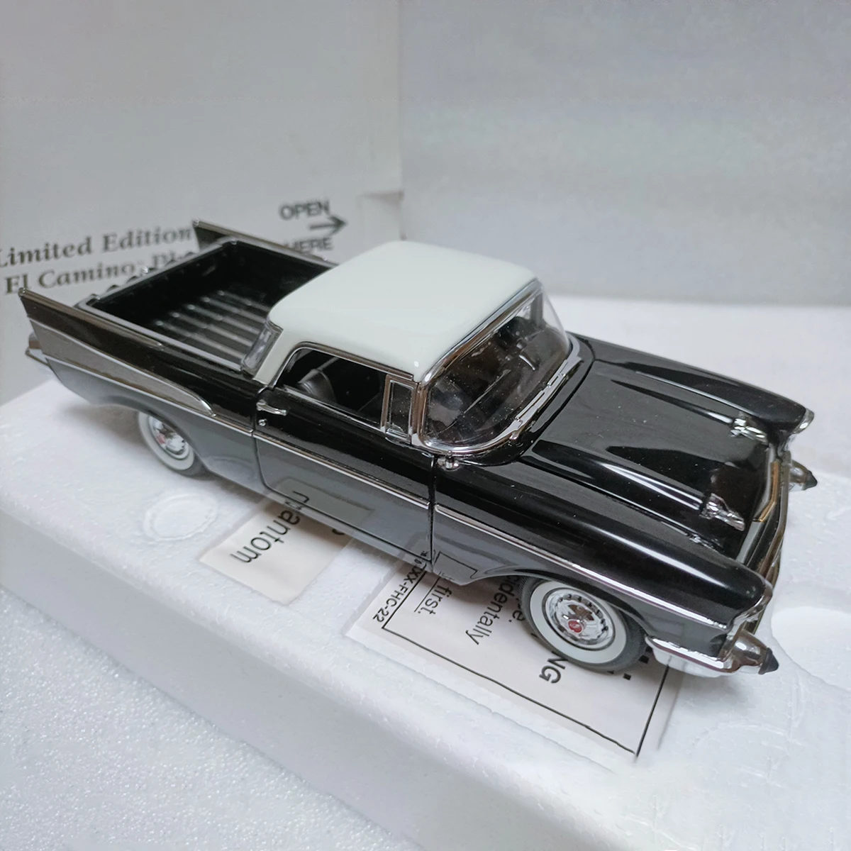 Фото Danbury Mint, масштаб 1:24, литая модель Chevrolet EL Camino Phantom 1957 года, классическая модель автомобиля, подарок для взрослых, сувенир, статичная модель для демонстрации. №4