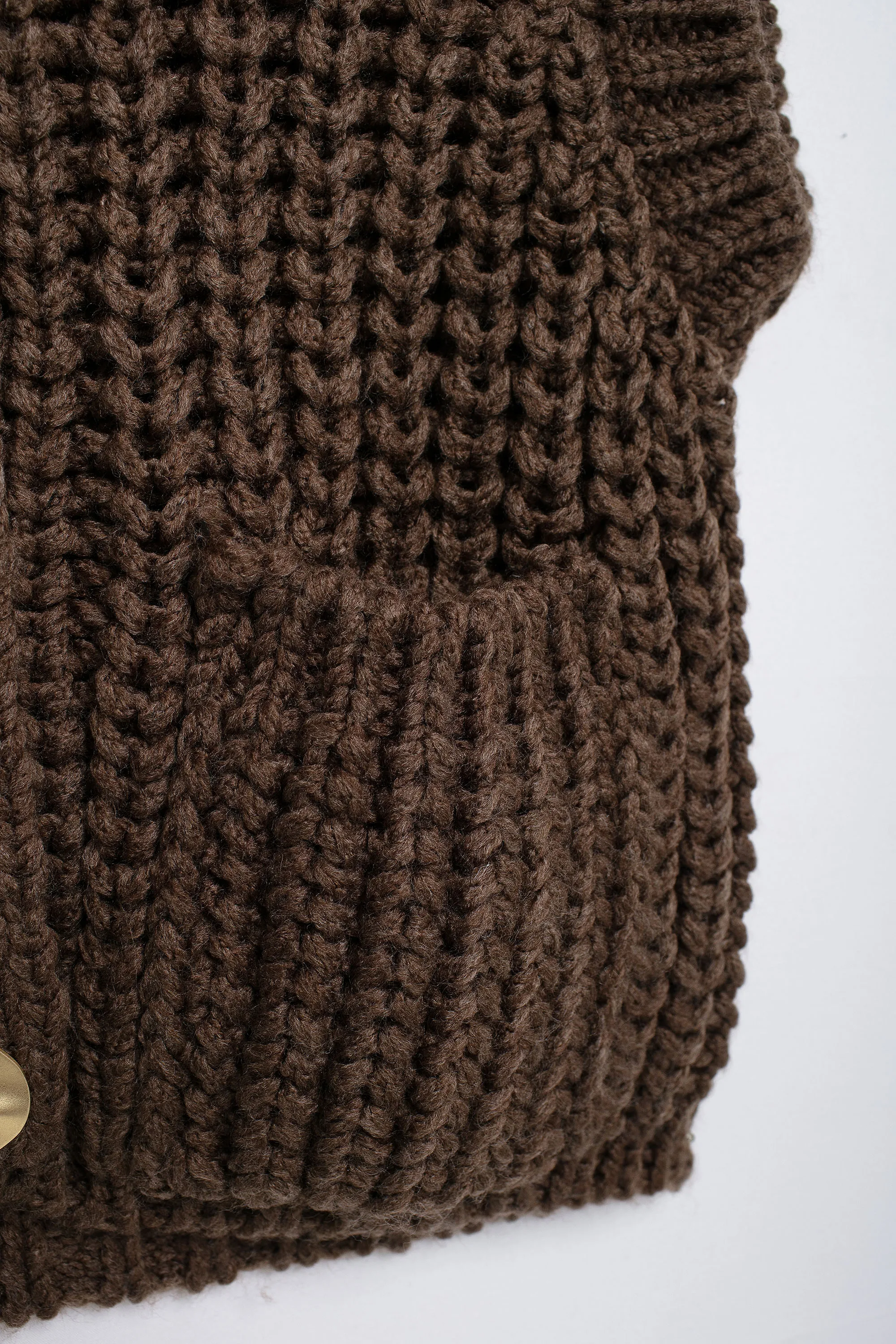 Позолоченный вязаный жилет без рукавов с круглым вырезом массивный