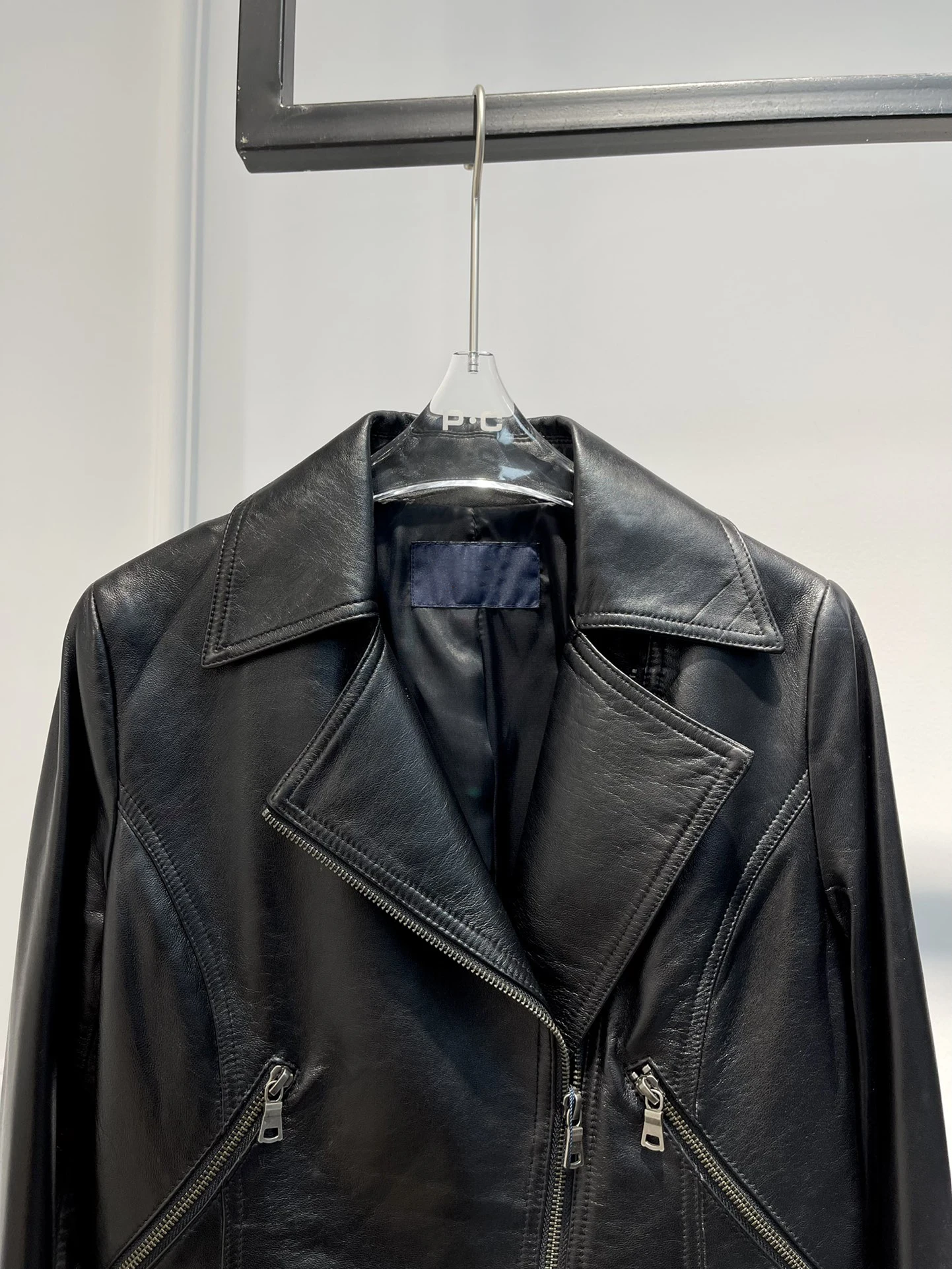 Top Quality Fashion Short Slim Female Jacket 2022 New Women Bike Moto Coat Leather Outwear Zipper Autumn Winter