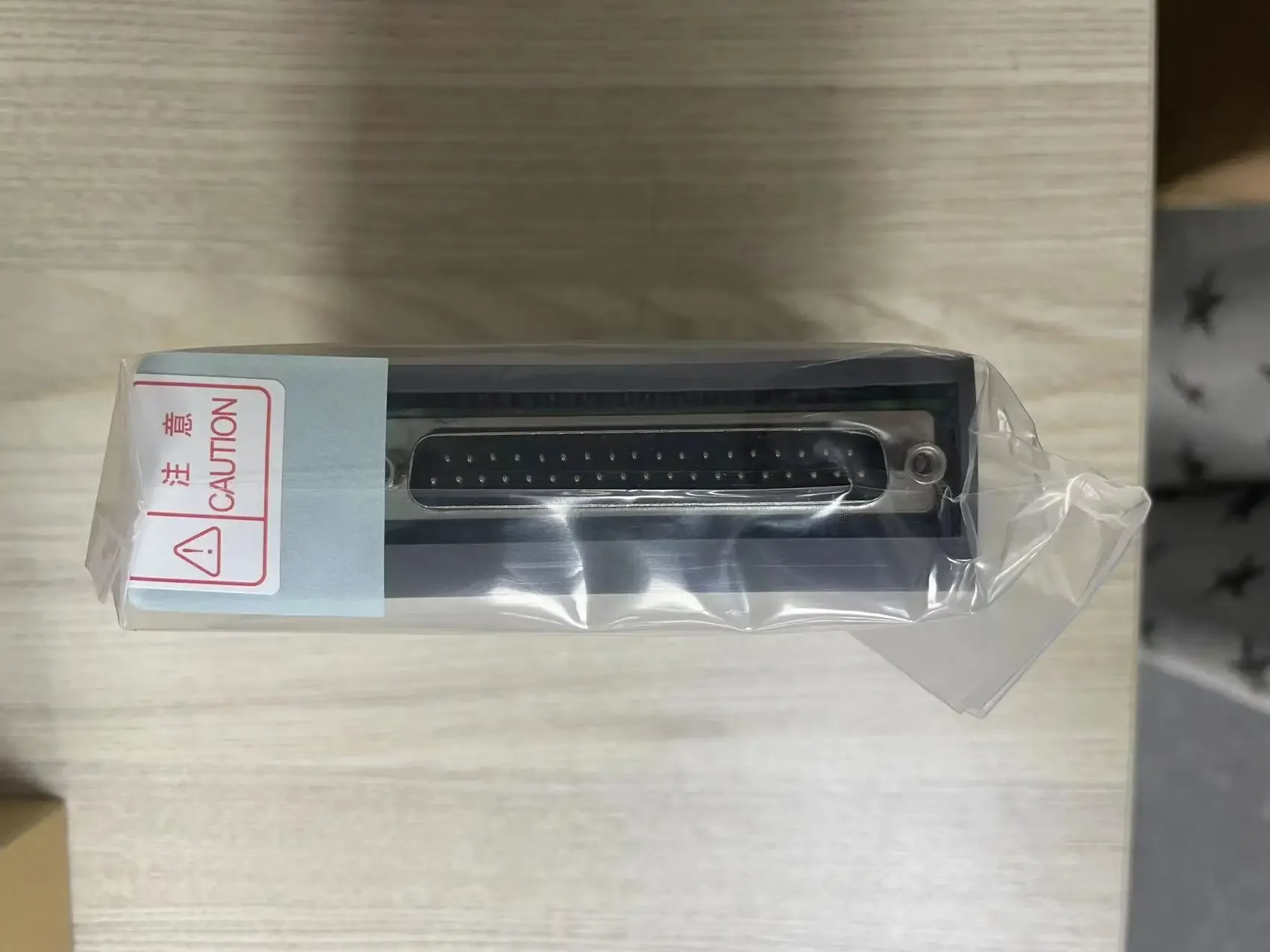 Распродажа новый оригинальный сервопривод PLC QY81P Модуль Plc