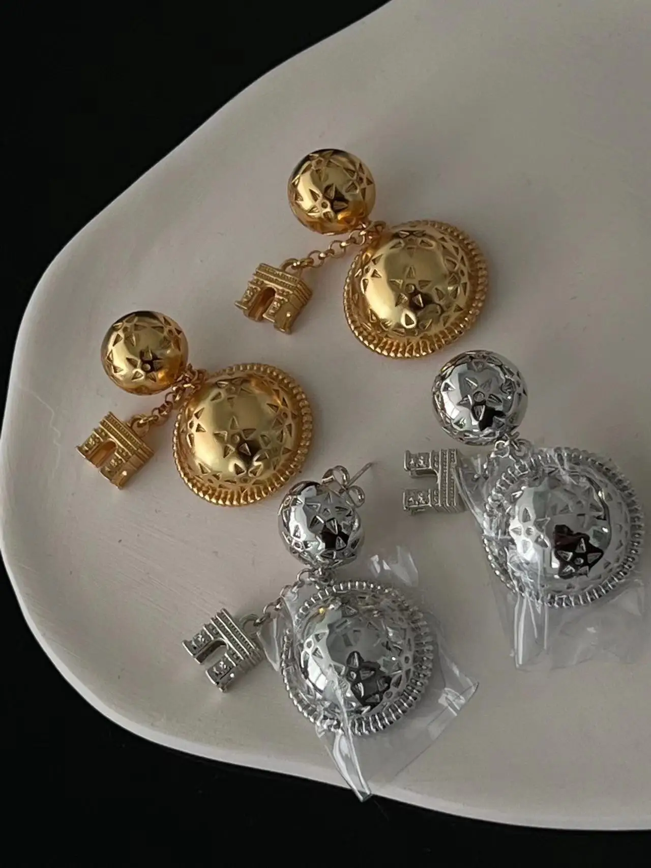 

European and American ancient style retro pendant earrings