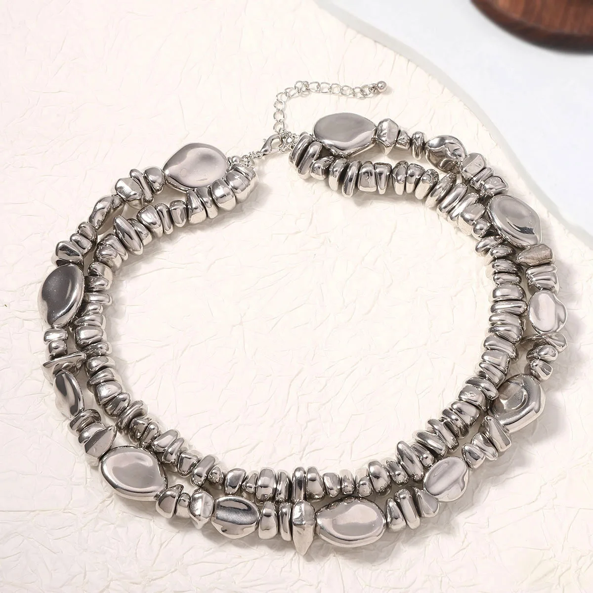 Двухслойное ожерелье серебряного цвета ZAA