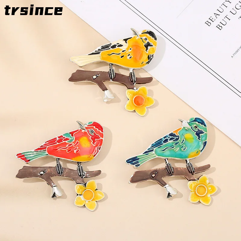 

High Quality Fashion Bird Brooches Cute Animal Metal Pins Women Men Enamel Badge Dress Coat Accessories Jewelry Kid Gift