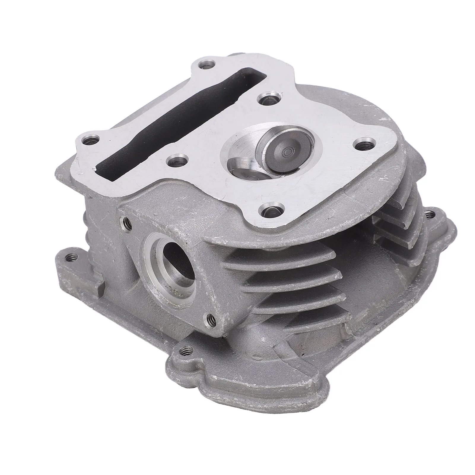 Головка альфа 110 кубов. Головка цилиндра альфа 125 кубов. Головка цилиндра на мопед. Крышка головки цилиндра на скутер. Головка цилиндра на мопед.