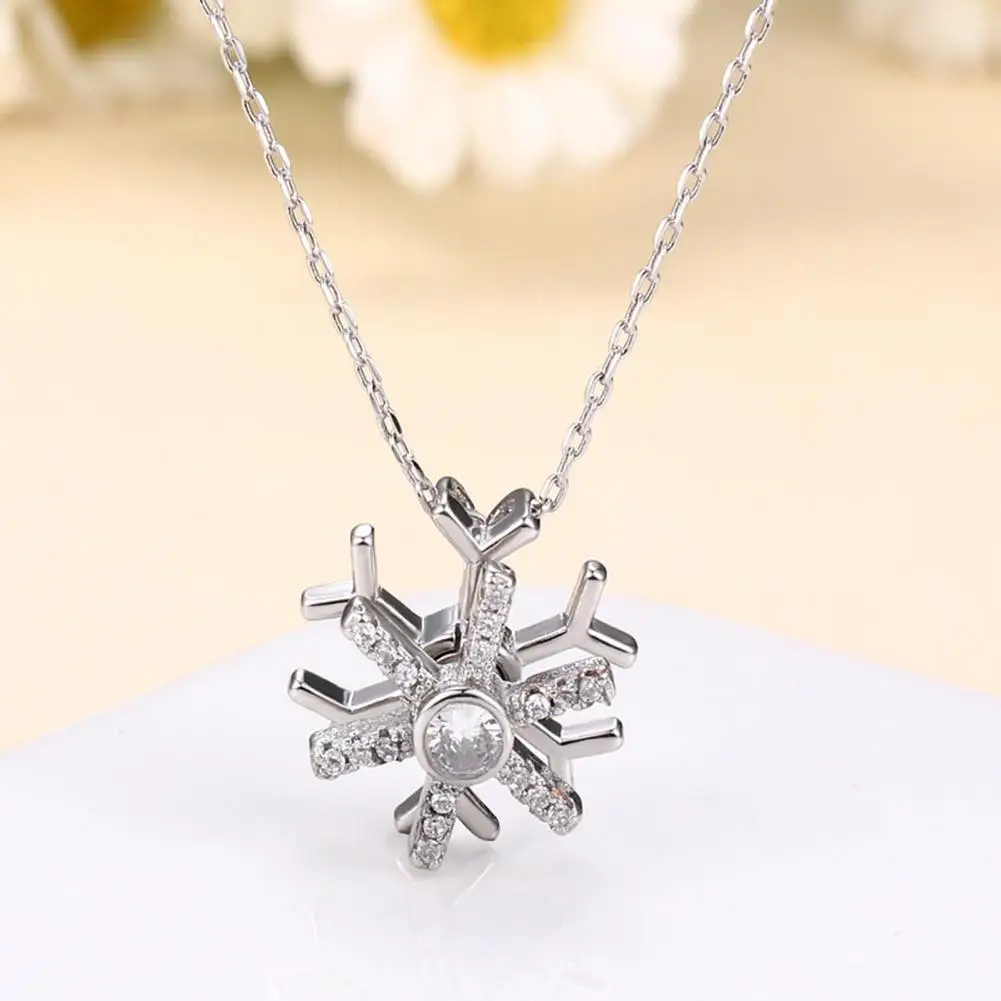 

Rhinestone Inlaid Female Dress Up Women Girls Xmas Rotation Snowflake Sweater Chain Clavicle Chain for Girlfriend