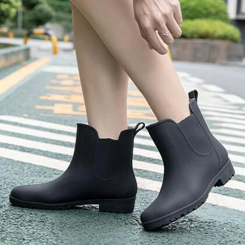 

Fashion Plus Velvet Rain Boots Female Autumn Winter New Students Non-slip Waterproof Shoes Women Warm Short Tube Water Shoes