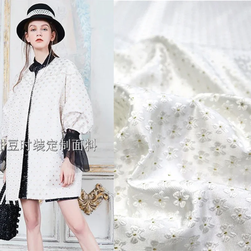 Золотая шелковая парча жаккардовая ткань маленькая цветочная пряжа окрашенная в