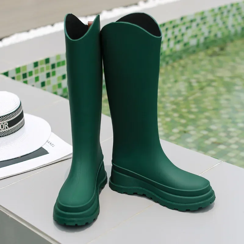Обувь для воды женские непромокаемые сапоги длинные модные корейские